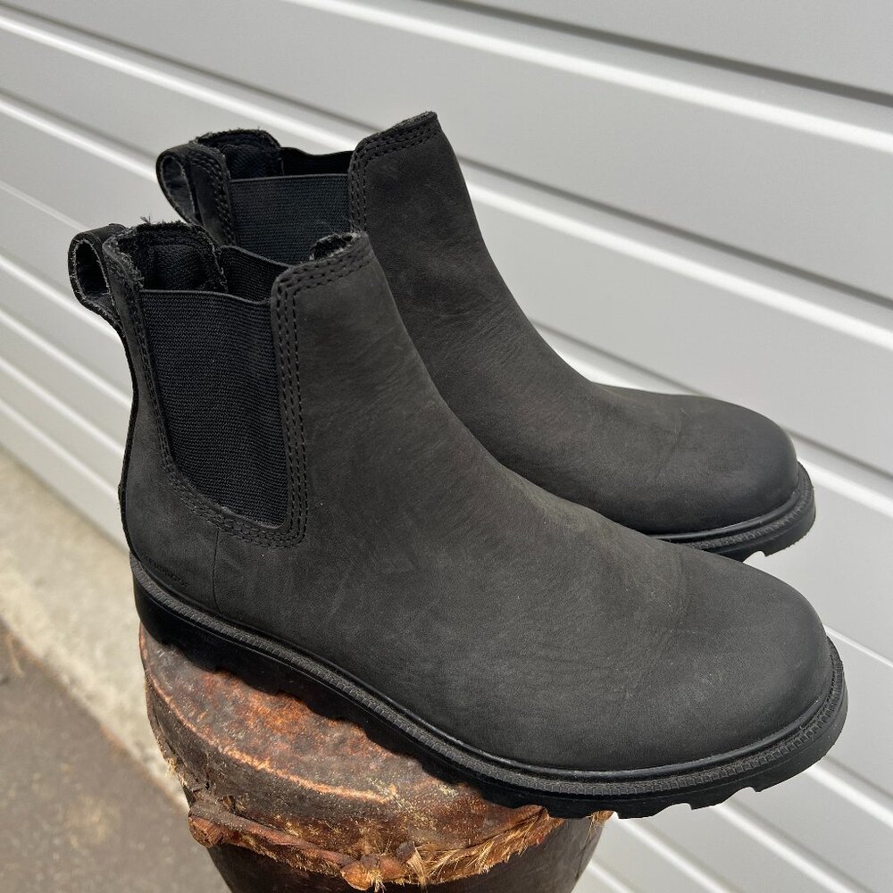 SOREL suede women's chelsea boots size 6